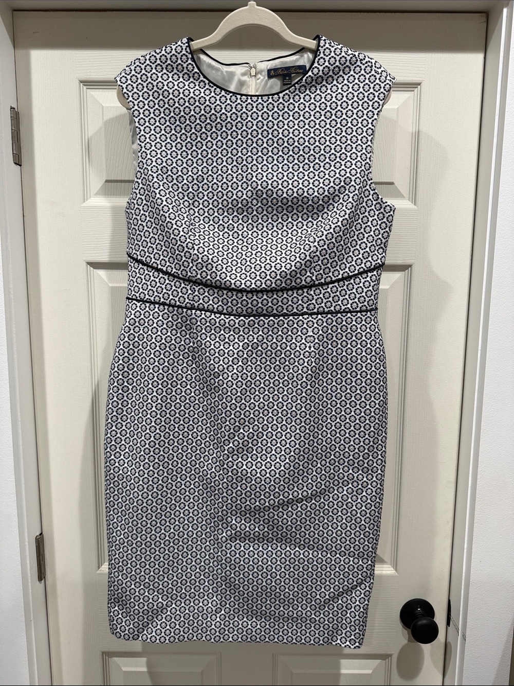 Brooks Brothers Sleeveless White and Navy Sheath Dress